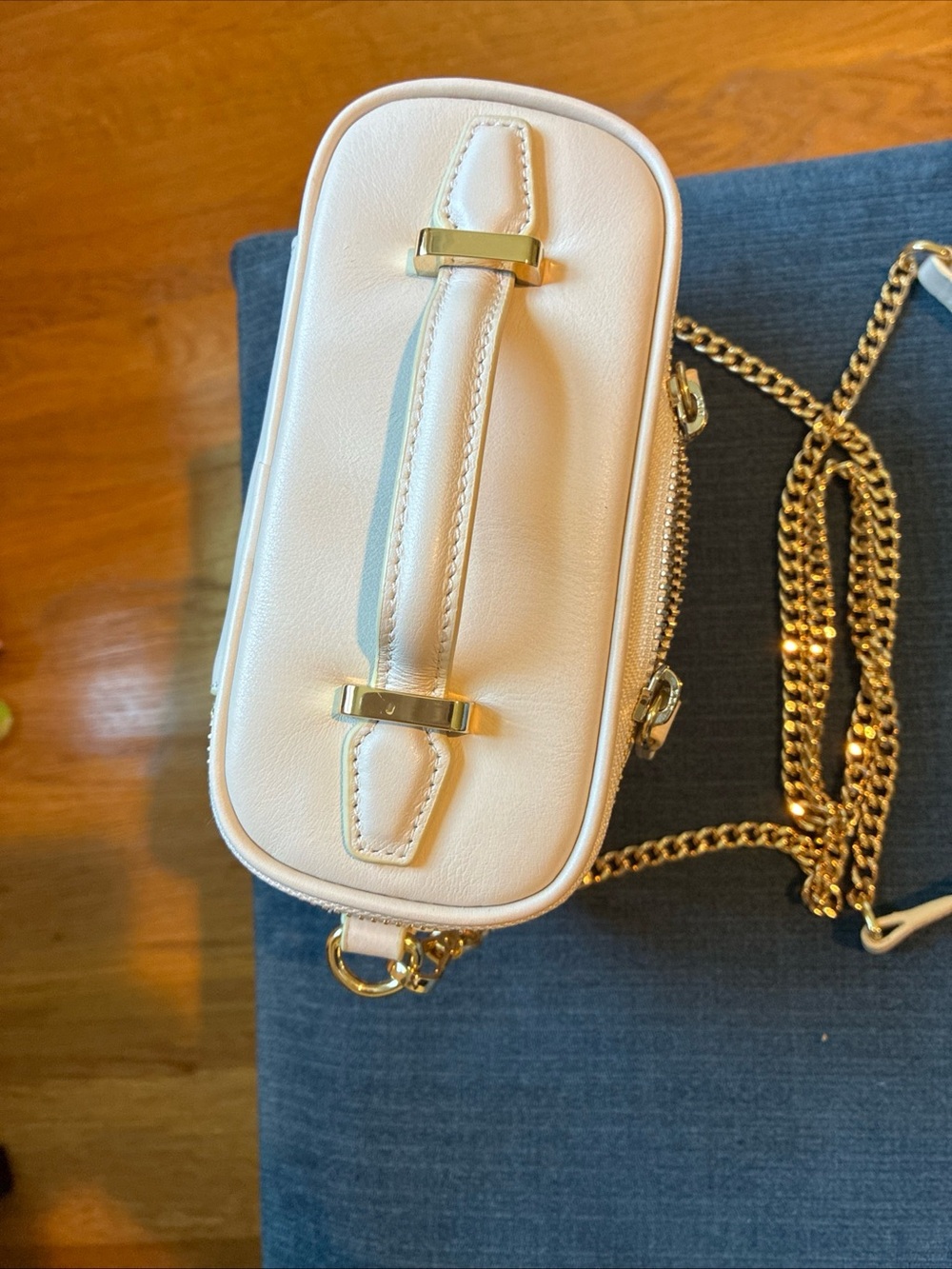Leatherology Maddie Micro Train Case Crossbody in ivory leather - Picture 3 of 9